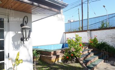 Casa 5 ambientes con pileta en Lanús