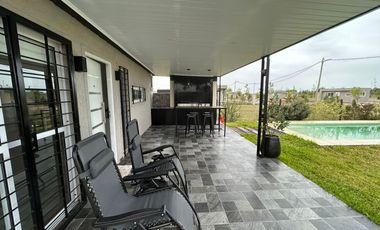 CASA VENTA 3 AMB - CON PILETA - ESTILO CAMPO - CANNING