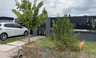 CASA VENTA 3 AMB - CON PILETA - ESTILO CAMPO - CANNING
