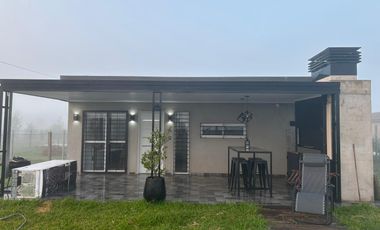 CASA VENTA 3 AMB - CON PILETA - ESTILO CAMPO - CANNING