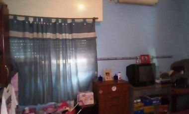 VENTA CASA LOTE PROPIO 3 * AMB CON COCHERA Y PATIO * V. ALSINA