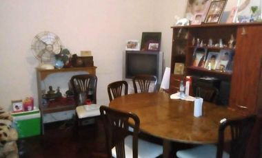 VENTA CASA LOTE PROPIO 3 * AMB CON COCHERA Y PATIO * V. ALSINA