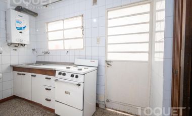 Casa interna en pleno Constituyentes