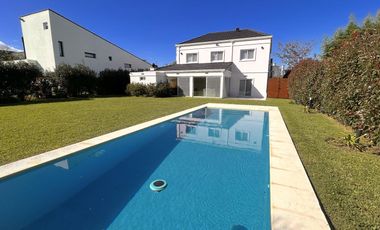 Casa en Fincas de Iraola II