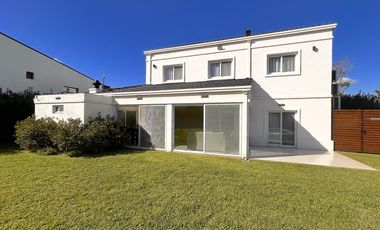 Casa en Fincas de Iraola II