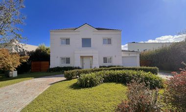 Casa en Fincas de Iraola II