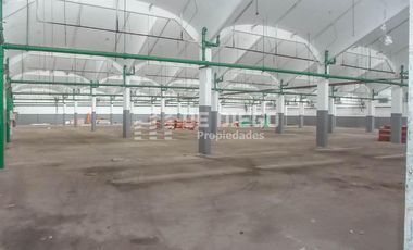 Deposito en venta 3481 m2 en predio industrial con seguridad Quilmes, apto credito, GBA Sur