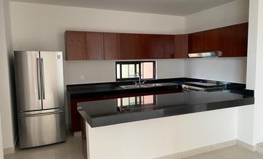 DEPARTAMENTO AMUEBLADO EN CAMPECHE EN FRACC. RESIDENCIAL LA EMINENCIA