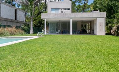 Casa en venta en Country El Paso a metros del ingreso principal