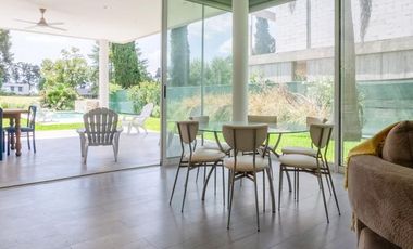 Casa en venta en Country El Paso a metros del ingreso principal