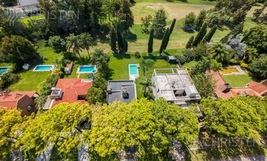 Casa en venta en Country El Paso a metros del ingreso principal