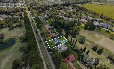 Casa en venta en Country El Paso a metros del ingreso principal