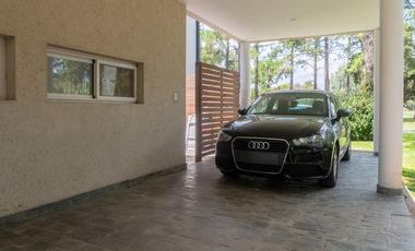 Casa en venta en Country El Paso a metros del ingreso principal