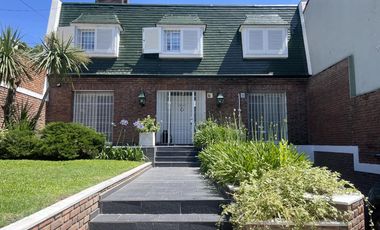 VENTA CASA DE 6 AMBIENTES EN FLORIDA MITRE