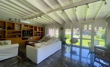 VENTA CASA DE 6 AMBIENTES EN FLORIDA MITRE