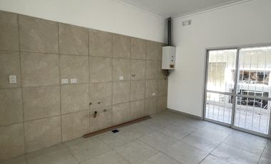 CASA  en VENTA de 2 dormitorios a  Estrenar - Guadalupe Oeste. Padre Genesio 1200