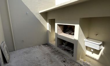CASA  en VENTA de 2 dormitorios a  Estrenar - Guadalupe Oeste. Padre Genesio 1200