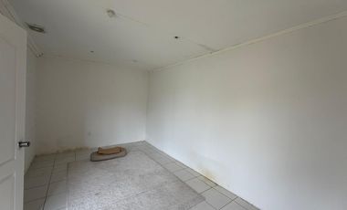 AMPLIO LOCAL COMERCIAL HABITACIONAL, EN GENERAL CARRERA N° 4