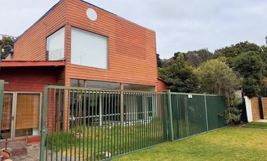 AMPLIO LOCAL COMERCIAL HABITACIONAL, EN GENERAL CARRERA N° 4
