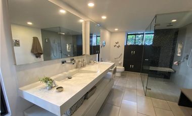 venta apartamento Medellin poblado tesoro casa de 1 nivel remodelado