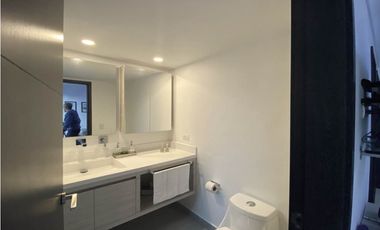 venta apartamento Medellin poblado tesoro casa de 1 nivel remodelado