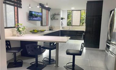 venta apartamento Medellin poblado tesoro casa de 1 nivel remodelado