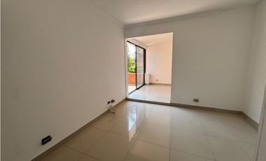 APARTAMENTO CON AMPLIOS ESPACIOS