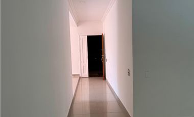 APARTAMENTO CON AMPLIOS ESPACIOS