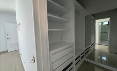 APARTAMENTO CON AMPLIOS ESPACIOS