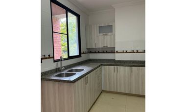APARTAMENTO CON AMPLIOS ESPACIOS
