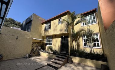 Excelente casa en  venta en Fuentes de Satélite