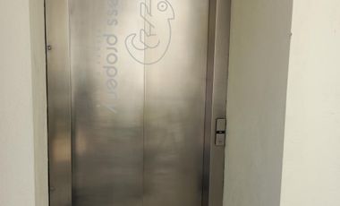 Local en Fraccionamiento Lomas Verdes 6a Sección