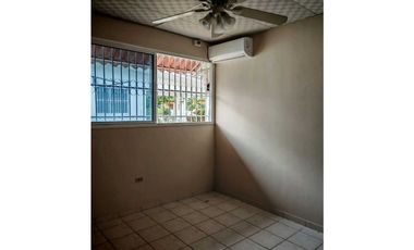 Alquilo casa en Miraflores Penonomé
