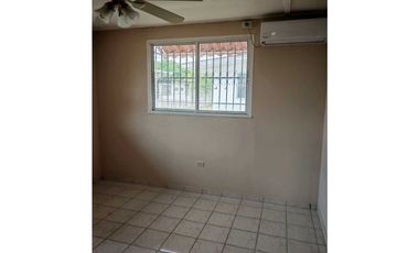 Alquilo casa en Miraflores Penonomé