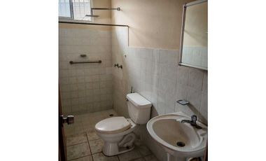 Alquilo casa en Miraflores Penonomé