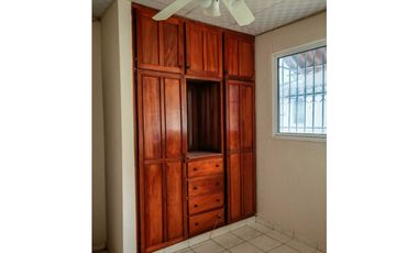 Alquilo casa en Miraflores Penonomé