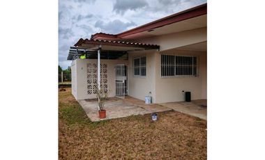 Alquilo casa en Miraflores Penonomé