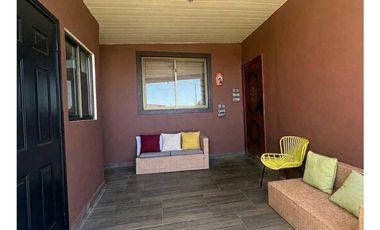 ALQUILER DE CASA EN ALTO BOQUETE SEMI AMOBLADA 3R CON PATIO Y PISCINA