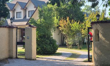 Propiedad en exclusivo condominio de Pirque