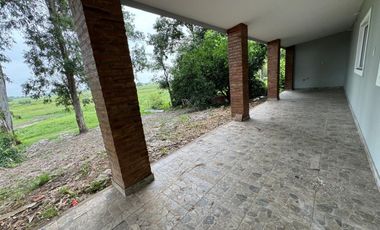 VENTA DE CASA QUINTA SOBRE LAGUNA LOS NARANJOS