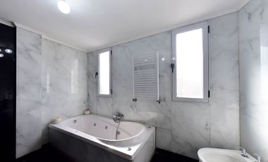 VENTA CASA 7 AMB. JARDIN Y GARAGE  - ADROGUÉ