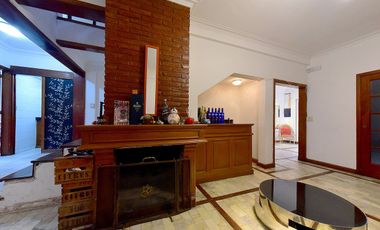 VENTA CASA 7 AMB. JARDIN Y GARAGE  - ADROGUÉ