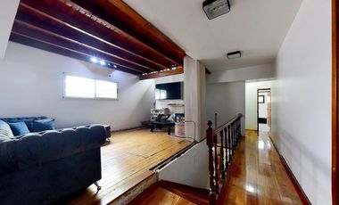 VENTA CASA 7 AMB. JARDIN Y GARAGE  - ADROGUÉ