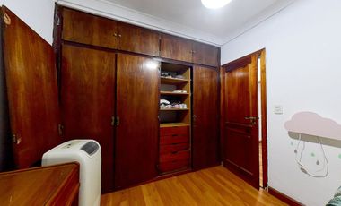 VENTA CASA 7 AMB. JARDIN Y GARAGE  - ADROGUÉ