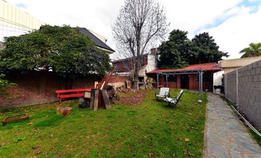 VENTA CASA 7 AMB. JARDIN Y GARAGE  - ADROGUÉ