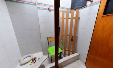 VENTA CASA 7 AMB. JARDIN Y GARAGE  - ADROGUÉ