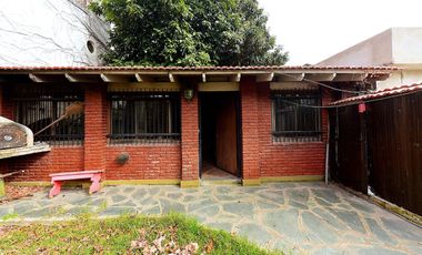 VENTA CASA 7 AMB. JARDIN Y GARAGE  - ADROGUÉ