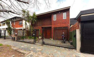 VENTA CASA 7 AMB. JARDIN Y GARAGE  - ADROGUÉ