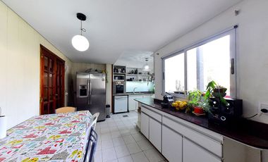 VENTA CASA 7 AMB. JARDIN Y GARAGE  - ADROGUÉ