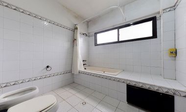 VENTA CASA 7 AMB. JARDIN Y GARAGE  - ADROGUÉ